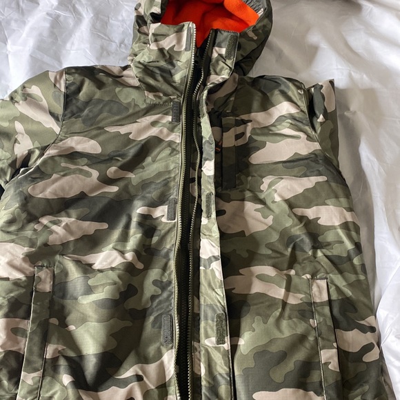 Place Youth Large size 10/12 camouflage rain proof water proof jacket. - Picture 7 of 8